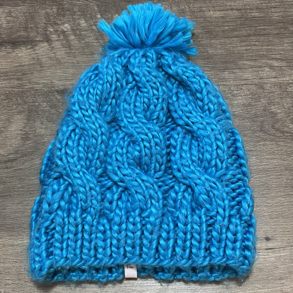 Coal blue knitted beanie with puff ball - Picture 4 of 6